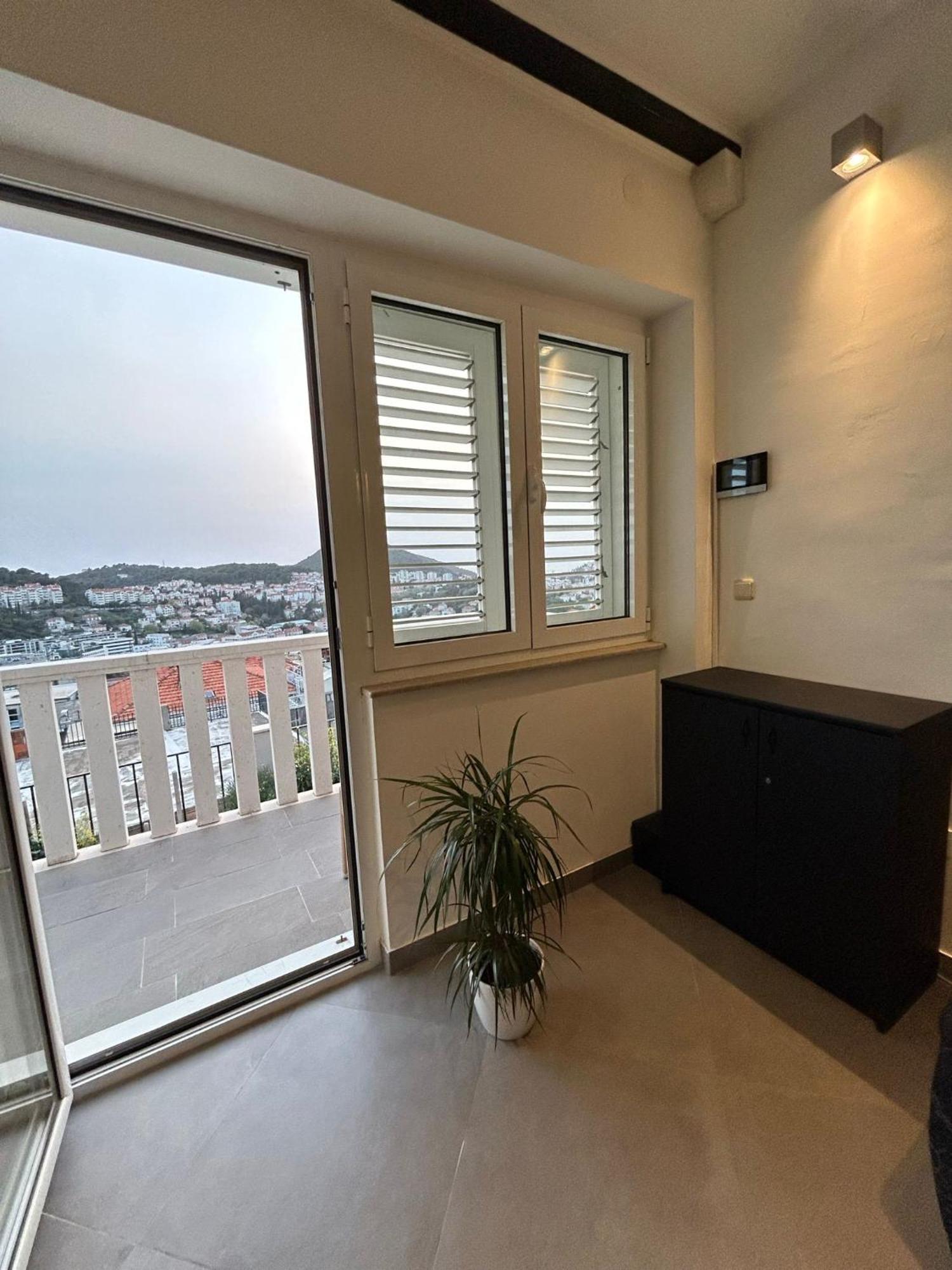 Perina Apartment - Free Parking ドゥブロブニク エクステリア 写真